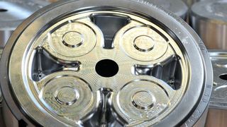 Höchste Präzision: Der Hirschvogel-Werkzeugbau fertigt Bauteile mit Gewichten zwischen 100 g und 12 t sowie Genauigkeiten, die bis in den einstelligen Mikrometerbereich gehen. (Open Mind)