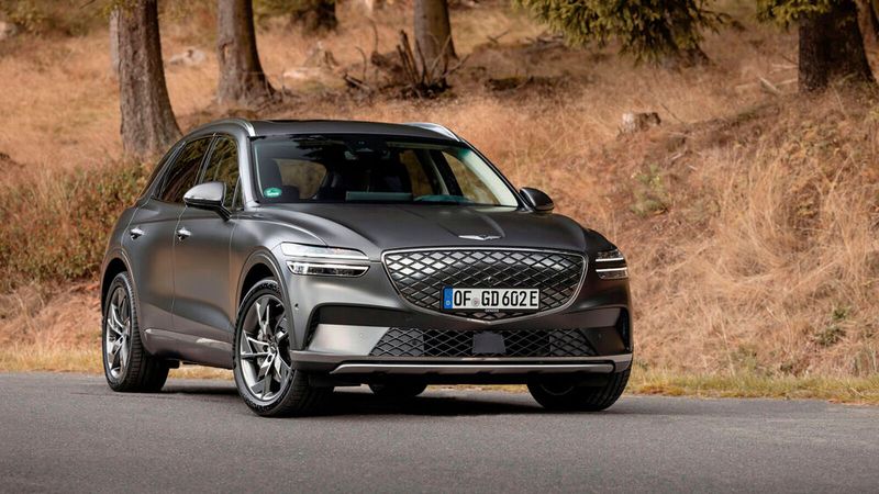 Auch das kleinere SUV GV70 bietet Genesis wahlweise elektrisch oder mit Verbrenner an. (Bild: Genesis)