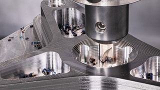 Der Quick-D-Mill vereint zwei unterschiedliche Schneidengeometrien auf einer Wendeschneidplatte. Seine Flexibilität macht ihn zum Schweizer Taschenmesser des Fräsens. (Bild: Iscar)