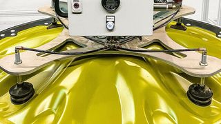 Rundbleche mit fertig montierten Messern. (Bild: Eurotech)