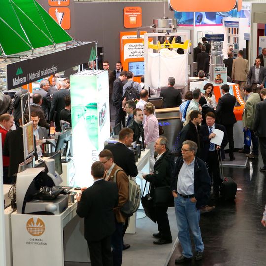 Pulver- und Schüttgutexperten aus aller Welt treffen sich auch 2014 wieder auf der Powtech in Nürnberg. Die Messe startet am 30. September und endet am 2. Oktober. Pulver- und Schüttgutexperten aus aller Welt treffen sich auch 2014 wieder auf der Powtech in Nürnberg. Die Messe startet am 30. September und endet am 2. Oktober.