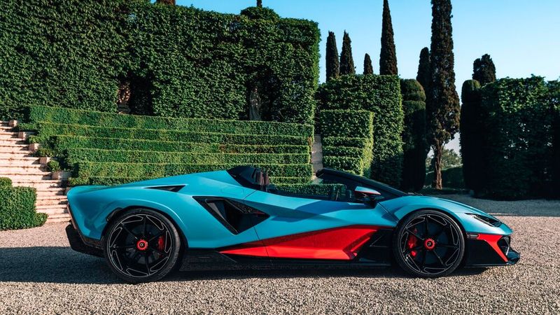 Käufer des Fenomeno Roadster sollten sturmfest sein, denn ein Dach ist hier nicht vorgesehen. (Bild: Lamborghini)
