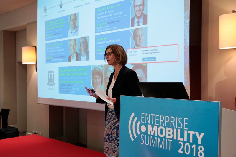 Doch im Fokus standen natürlich auch in diesem Jahr Vorträge, Roundtables und Networking, wozu Daniela Schilling, Leiterin der Vogel IT-Akademie, in ihrer Eröffnungsrede einlud. (Bild: Vogel IT-Akademie)