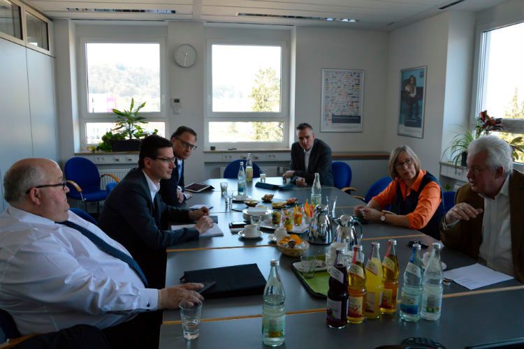 Die Jury sichtete alle Bewerbungen. (Foto: Martin Achter)