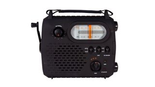 Stromausfälle stellten lange Zeit kein reelles Bedrohungsszenario für Kommunen dar. Die Flutkatastrophe im Ahrtal hat diesbezüglich zu einem Umdenken geführt. Bewährte Technologien erfahren einen zweiten Frühling. (© Dave Willman - stock.adobe.com)