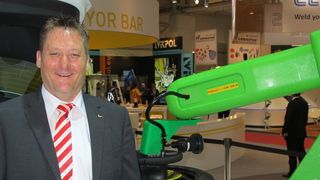 „Der CR-35iA ist der erste kollaborative Roboter der sämtliche Funktionen eines Standardroboters erfüllt”, sagt Olaf Kramm, Geschäftsführer der Fanuc Deutschland GmbH. (Bild: Kroh)