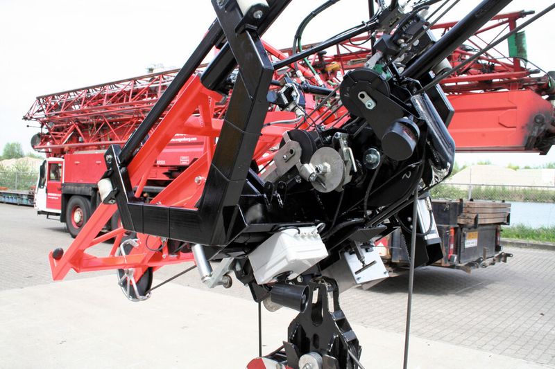 Bild 1: Mobile Faltkrane können mit vier, fünf, sechs oder sieben Achsen gefertigt werden, je nach gewünschter Tragweite. (Bild: Spierings Kranen)