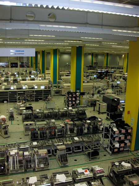 Ein Blick in die Mainboard-Fertigung von Fujitsu in Augsburg. Am Standort werden die Boards nicht nur gefertigt, sondern auch entwickelt. (Fujitsu)
