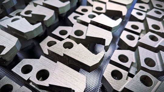 Greiferbacken aus hochstickstofflegiertem Stahl von Promateria.(Bild:  GMH Gruppe)