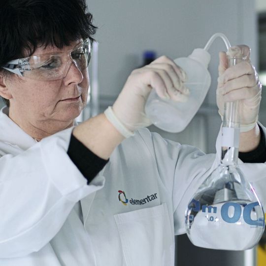Probenvorbereitung im Glaskolben Probenvorbereitung im Glaskolben