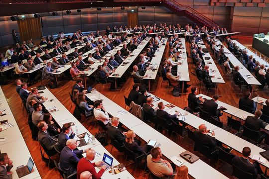 Vom 22. bis 24. April 2026 fand in Aachen der AKL’26 – International Laser Technology Congress statt. Dort informierten mehr als 90 Vortragende die 544 Fachleute über den aktuellen Stand der industriellen Lasertechnik.(Bild:  Fraunhofer ILT, Aachen / Andreas Steindl.)