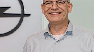 Ulrich Selzer: „Wir haben die Herausforderungen, auch den Handel einzubinden, frühzeitig erkannt und – anders als andere Wettbewerber - einen Plan, wie wir diese Transformation auch gemeinsam mit unseren Partnern erfolgreich gestalten können.“ (Andreas Liebschner/Opel)
