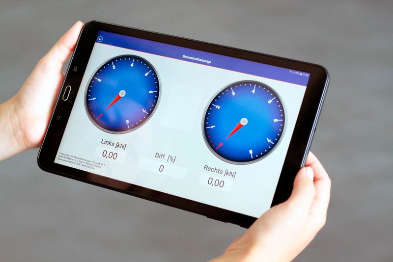 Mit der kostenpflichtigen Live-Studio App verwandelt sich ein normales Tablet in eine Prüfstandsanzeige. (Cartesy)