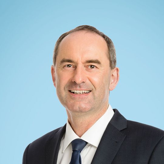 Hubert Aiwanger: „Die heimische Produktion von grünem Wasserstoff ist ein entscheidender Baustein für eine nachhaltige Energieversorgung in Deutschland.“ (Bild:  Bayerisches Staatsministerium für Wirtschaft, Landesentwicklung und Energie)