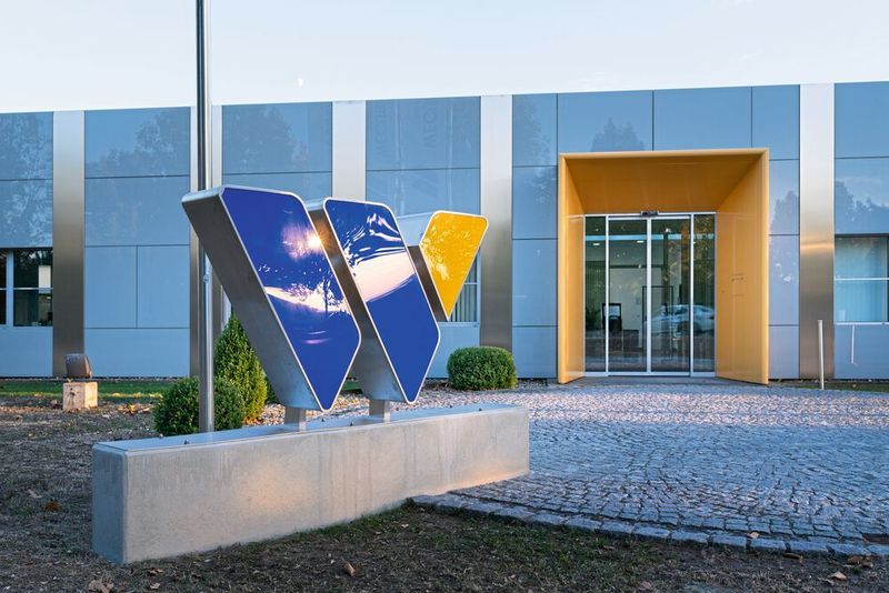 Die Wecubex Rohrtechnik GmbH fertigt am Standort Burgbernheim in Bayern Blech- und Rohrkomponenten für den Ladenbau, die Nahrungsmittel- und Verpackungsindustrie, die Medizintechnik und den Fahrzeugbau. Wecubex hat außerdem einen weiteren Standort in Deutschland sowie in Österreich und Tschechien. (Trumpf / M. Hintzen)