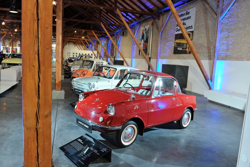 Die ausgestellte Mazda-Sammlung enthält viele automobile Schätze: Das Mazda R360 Coupé war beispielsweise das erste Pkw-Modell des japanischen Herstellers. (Mazda)