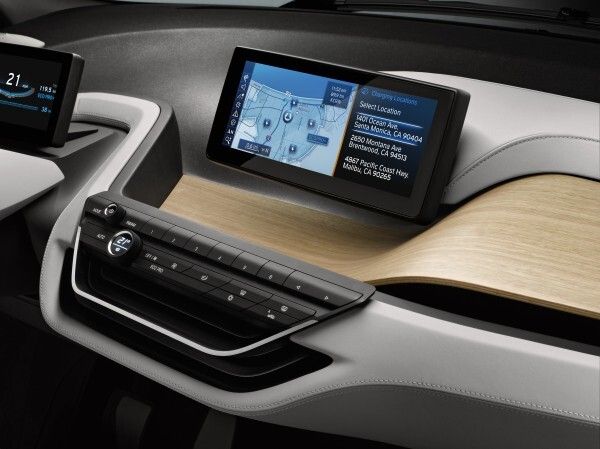 Das BMW i3 Concept Coupé ist das erste vollständig vernetzte Elektrofahrzeug der Welt (Bild: BMW Group)