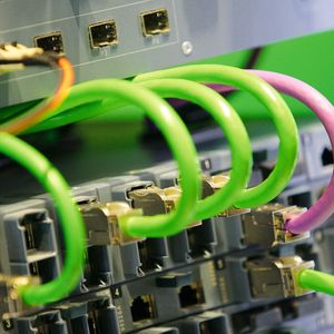 Auf der Messe SPS IPC Drives finden die Besucher alles zum Thema der elektrischen Automatisierung: von den Antrieben über die Steuerung bis hin zu den notwendigen elektrischen Komponenten.