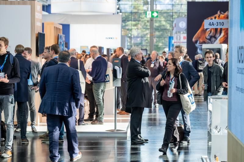 Microsoft showcases in Hall 5, Stand 353, demos that primarily deal with the unification of cloud-native and AI technologies to work simultaneously in hybrid, multi-cloud, edge, and IoT environments. Microsoft's solution is called Azure, and at embedded world you have the opportunity to learn more about the adaptive cloud strategy, receive training, and see it in action. (Image:Image:)