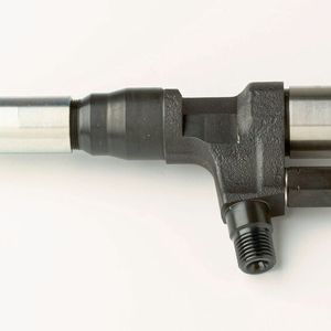 Selbst für Modelle des Baujahrs 2002 bringt Denso noch neue Common-Rail-Injektoren auf den Markt.(Bild:  Mark Sassen Fotografie)