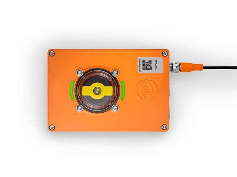 Die Farbtöne der gut sichtbaren LEDs auf der Oberseite können verschiedenen Betriebszuständen zugewiesen werden. (Bild: Ebro Armaturen)