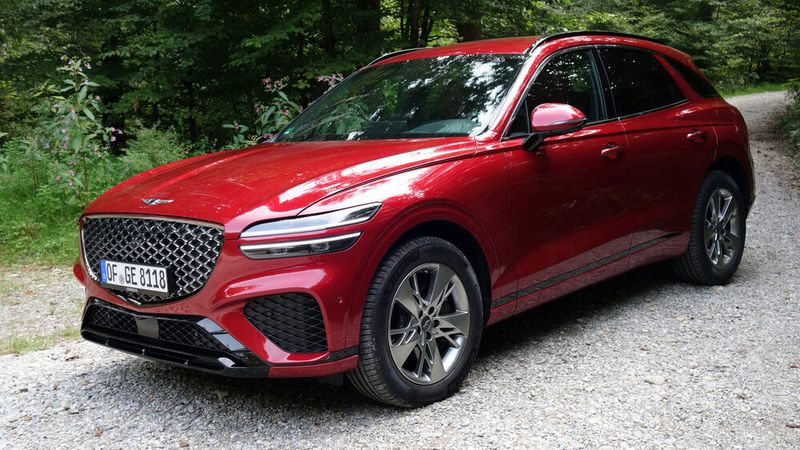 Mit dem GV70 geht Genesis in der Klasse von Audi Q5 und BMW X3 auf Kundenfang. (Wehner)
