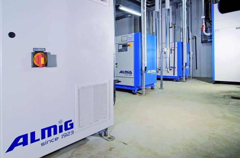 Bild 2: Die Station 1 arbeitet mit einem drehzahlgeregelten Schraubenkompressor des Typs Variable 55 im Verbund mit zwei festen Schraubenkompressoren des Typs Direkt 45.Bilder: Almig (Archiv: Vogel Business Media)