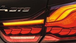 Mit zunehmender PS-Zahl und Geschwindigkeit von Fahrzeugen hat sich die Bedeutung von Scheinwerfern drastisch verändert. (BMW)