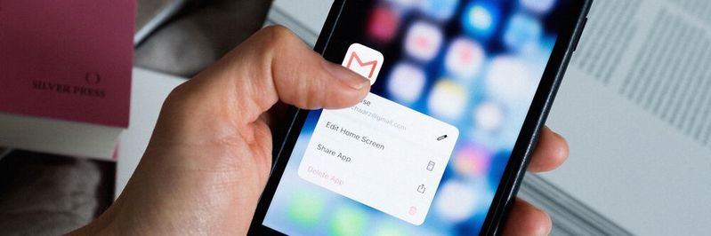 Ein Vorteil des E-Mail Marketings gegenüber traditionellen Kanälen, ist das schnelle und kostenlose Erheben von Daten, denn Tools zum Versenden der Mails messen zeitgleich, wie effektiv der Content bei den Empfängern ankommt. Ein Vorteil des E-Mail Marketings gegenüber traditionellen Kanälen, ist das schnelle und kostenlose Erheben von Daten, denn Tools zum Versenden der Mails messen zeitgleich, wie effektiv der Content bei den Empfängern ankommt.