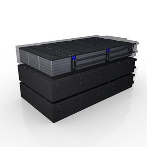 105 kWh Speicherkapazität made in Germany: das im MAN Metropolis verbaute Lithium-Ionen-Batteriesystem 45M Akasystems basiert auf den mit dem eCarTec Award 2012 prämierten Akamodules.