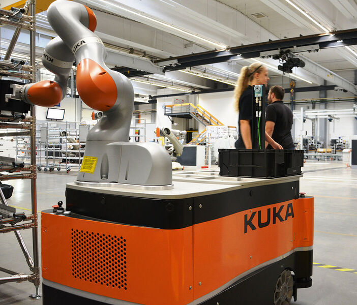 Bild 3: Die Kuka Roboter GmbH profitiert an ihrem Hauptsitz in Augsburg jetzt von einer roboterbasierten Automatisierungslösung mit dem mobilen Roboter KMR iiwa. (Bild: Kuka)