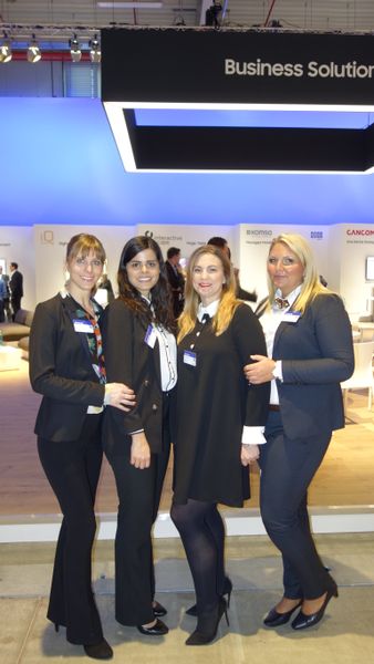 Das Samsung-Event-Team: (v. l.) Nina Brockmeyer, Marisela Martinez Illarza, Simone Krüger und Jasmin Debus. (Bild: IT-BUSINESS)