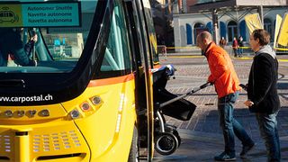 Der Shuttle-Bus Arma des Unternehmens Navya fährt rein elektrisch und kommt auf vorgegebenen Strecken ohne Fahrer aus. (Navya)