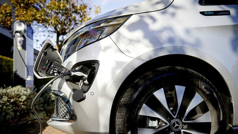 Das Interesse an E-Trapos hat deutlich zugenommen. Dennoch machen sie nur sechs Prozent aller Nutzfahrzeug-Neuzulassungen des vergangenen Jahres aus.(Bild:  Mercedes-Benz)