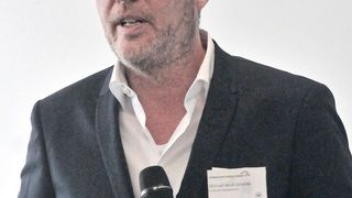 Architekt Michael Weiß-Schmidt hat das Kompetenzzentrum konzipiert. (Bild: Zietz/»kfz-betrieb«)