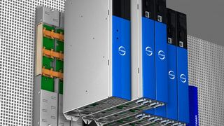 Stöber präsentiert seine neuen Antriebsregler in Anreihtechnik. (Stöber)