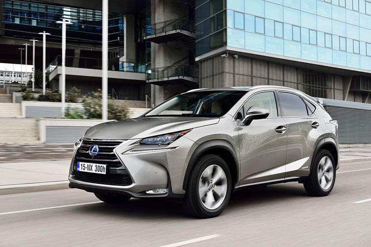 Das Hybrid-SUV Lexus NX 300h mit einer Systemleistung von 145 kW/197 PS verbrauchte im Alltagstest 7,5 Liter Benzin je 100 km; im NEFZ beträgt der Wert 5,0 Liter. (Lexus)