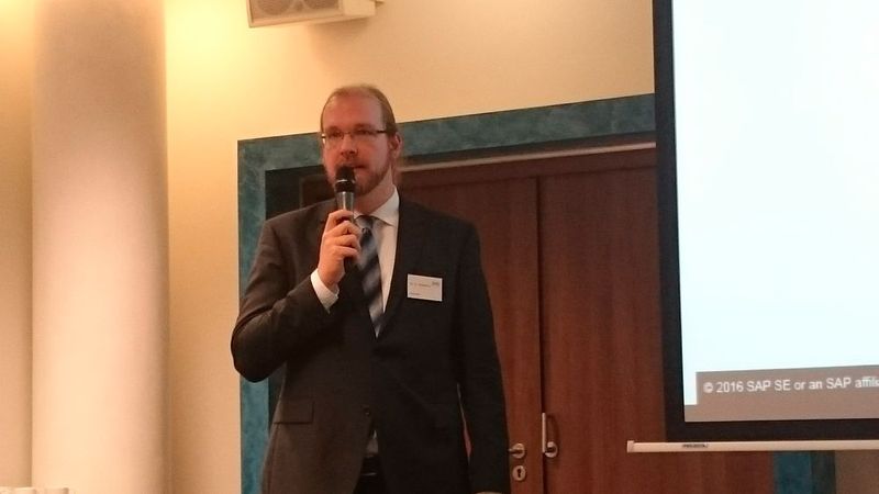 Auch Armin Pühriner, Hilscher, stellte als Partner von Partner von Pepperl+Fuchs im LNI4.0 Projekt das Testszenario „Implementierung der Verwaltungsschale“ vor. (Bild: Sariana Kunze/elektrotechnik)