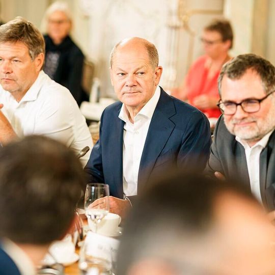 Nach den Worten von Bundeskanzler Olaf Scholz soll in Schwedt noch lange Öl verarbeitet werden. Nach den Worten von Bundeskanzler Olaf Scholz soll in Schwedt noch lange Öl verarbeitet werden.