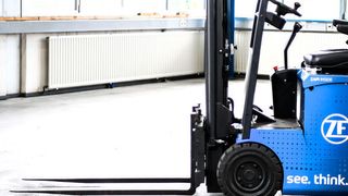 Der ZF Innovation Forklift verknüpft intelligente mechatronische Systeme mit innovativem und vernetztem Datenmanagement.  (ZF Friedrichshafen AG)