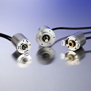 Die kompakten Inkremental-Encoder DBS36 und DBS50 von Sick sind die ersten Encoder der neuen Produktfamilie EASIMA – „easy to mount in any application“.