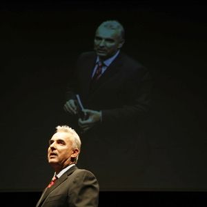 Vice President Andreas Zeitler kündigt die Symantec Endpoint Protection 11.0 an.