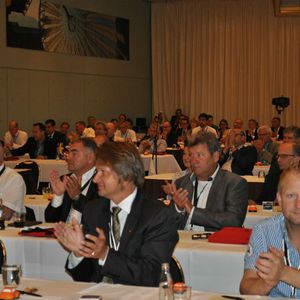 413 Mitglieder hat der Seat-Händlerverband. Nach Berlin hatten sich nicht ganz 100 auf den Weg gemacht.