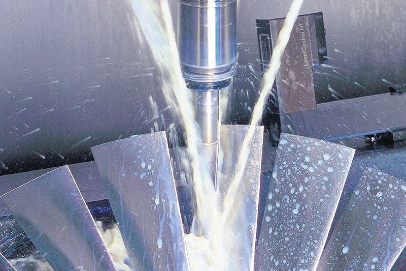 Bei der Hochleistungsbearbeitung können Sensoren enorm viele Daten generieren, die unter speziellen Sicherheitsvorkehrungen prozessiert und verarbeitet werden müssen.   (Fraunhofer-Gesellschaft IPT)