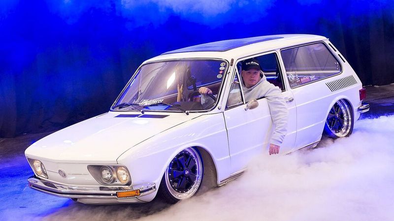 Bärig: Auch aus einem biederen VW 412 („Nasenbär“) lässt sich ein aufsehenerregendes Tuningauto bauen. (Bild: Messe Essen)