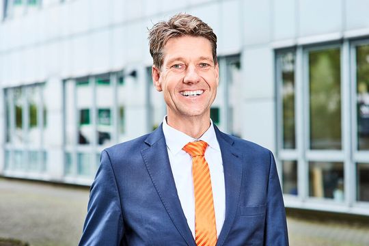 Thomas Herbst ist Geschäftsführer der Apsolut Group und wird am 1. Juli 2026 COO der All for One Group.(Bild:  Apsolut)