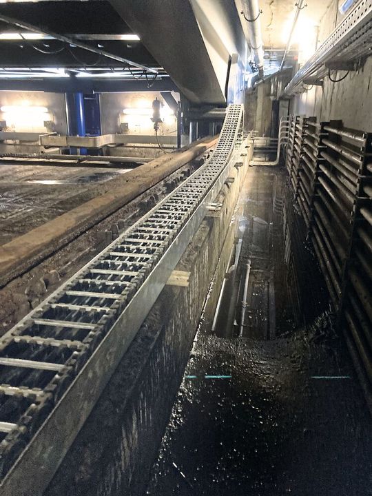 Durch den Einsatz der Energiekette MC0650 von Tsubaki Kabelschlepp haben die regelmäßigen Störungen an der Kattendijk-Brücke ein Ende. Durch den Einsatz der Energiekette MC0650 von Tsubaki Kabelschlepp haben die regelmäßigen Störungen an der Kattendijk-Brücke ein Ende.