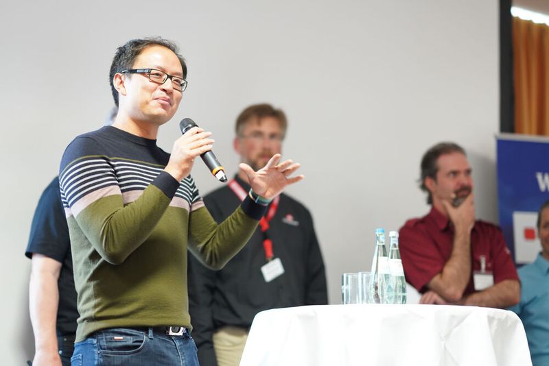 FPGA Conference Europe 2022: Über 70 Sprecher, 100 Vorträge und über 250 Teilnehmer – nach zwei Jahren mit Corona-bedingten Digitalkonferenzen fand die dreitägige FPGA Conference vom 5. bis 7. Juli 2022 endlich wieder als Präsenzveranstaltung statt. Besondere Highlights waren die spannende Keynote von Nick Ni von AMD/Xilinx, die interessante Couchtalk-Expertenrunde, der traditionelle BBQ-Grillabend sowie die vielen glücklichen Gewinner der Verlosungsaktionen.  (Bild: Nadine Stegemann)