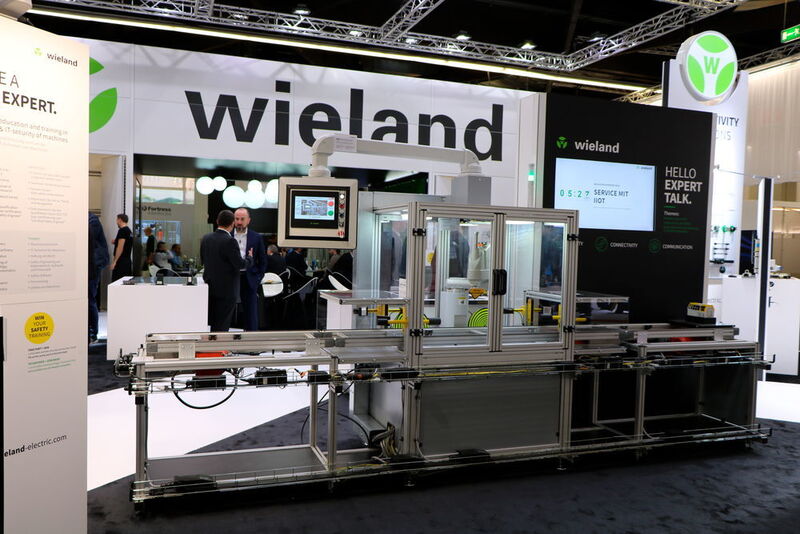 Wieland zeigt unter anderem ein HMI Eco-Touch-Panel, mit dem Maschinen einfach gesteuert werden können.  (K.Juschkat/elektrotechnik)