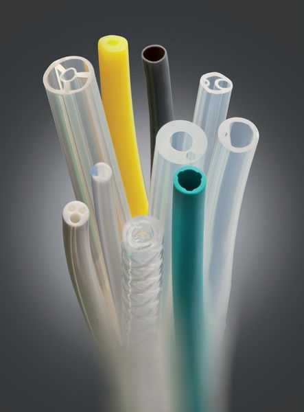 Bild 2: Bei Silikonschläuchen kann durch Plasmabehandlung die Gleitreibung verbessert werden.  (Bild: Helix Medical)